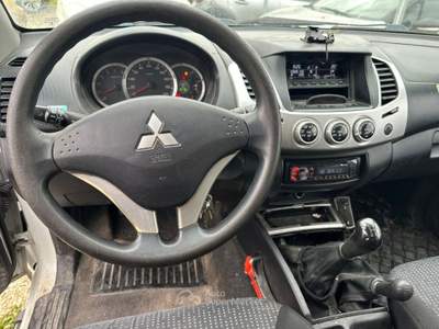 Mitsubishi L200 2.5 DI-D/178CV DC Intense Plus DPF Bianco usata Oderzo
