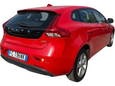 Volvo V40 Momentum D2 Rosso usata Oderzo