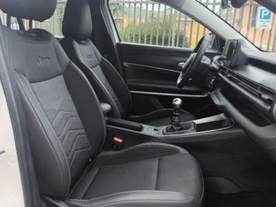 Jeep Avenger 1200 TURBO ALTITUDE 100CV CARPLAY PDC"17 Bianco usata Roma