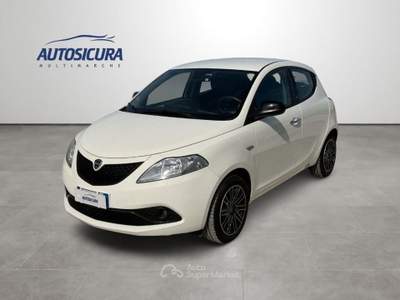 Lancia Ypsilon 1.0 FireFly 5 porte S&S Hybrid Ecochic Gold Bianco usata Marsala