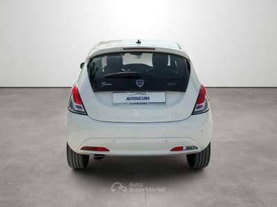 Lancia Ypsilon 1.0 FireFly 5 porte S&S Hybrid Ecochic Gold Bianco usata Marsala