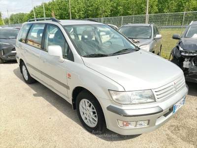 Mitsubishi Space Wagon 2.4i 16V GDI cat 4WD GLX Argento usata Pordenone