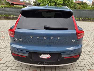 Volvo XC40 automatico Core 129cv Blu/Azzurro usata Robassomero