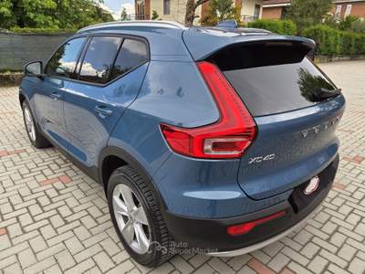 Volvo XC40 automatico Core 129cv Blu/Azzurro usata Robassomero