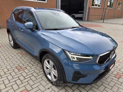 Volvo XC40 automatico Core 129cv Blu/Azzurro usata Robassomero