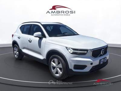 Volvo XC40 T2 Momentum Core Bianco usata Corciano