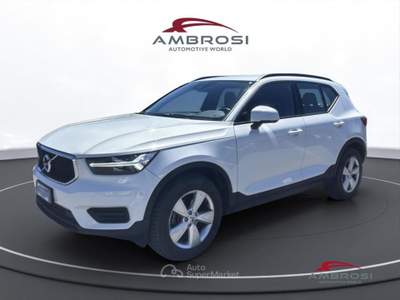Volvo XC40 T2 Momentum Core Bianco usata Corciano