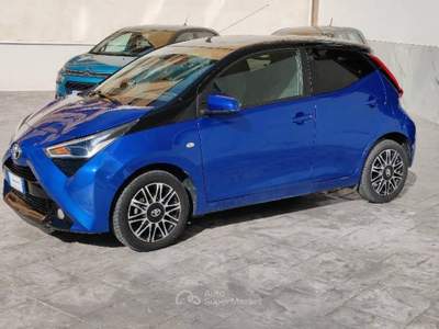 Toyota Aygo  Apple CarPlay/Android Auto, sensori parcheggio e retrocamera Blu/Azzurro usata Angri