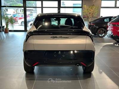 Alfa Romeo Junior 1.2 Hybrid ibrida Q4 Sprint eDCT6 Bianco usata Montagna in Valtellina