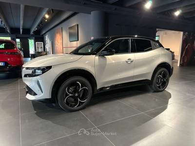 Alfa Romeo Junior 1.2 Hybrid ibrida Q4 Sprint eDCT6 Bianco usata Montagna in Valtellina