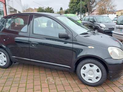 Toyota Yaris 1.0i 16V cat 5 porte '03  140.000  Km Nero usata Civitella in Val di Chiana