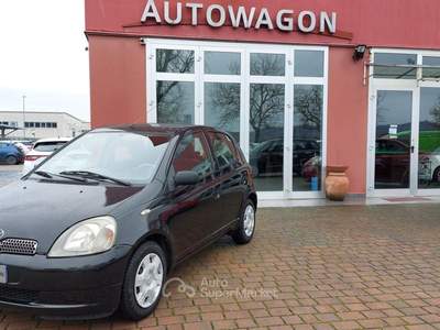 Toyota Yaris 1.0i 16V cat 5 porte '03  140.000  Km Nero usata Civitella in Val di Chiana