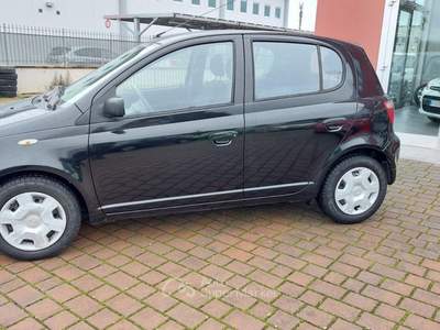 Toyota Yaris 1.0i 16V cat 5 porte '03  140.000  Km Nero usata Civitella in Val di Chiana