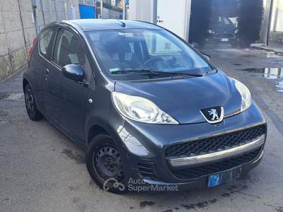 Peugeot 107 PEUGEOT 107 BENZINA- per NEOPATENTATI Nero usata GENOVA