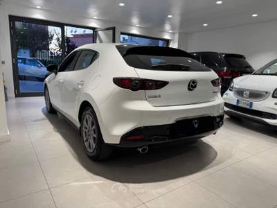 Mazda 3 Mazda3 Hatchback 1.8L Skyactiv-D Evolve Bianco usata AGROPOLI