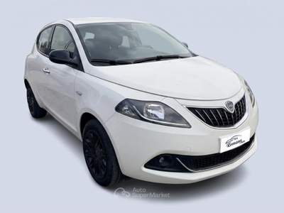 Lancia Ypsilon 1.0 FireFly 5p. S&S Hybrid Gold Bianco usata Sant'Anastasia