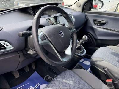 Lancia Ypsilon 1.0 FireFly 5p. S&S Hybrid Gold Bianco usata Sant'Anastasia