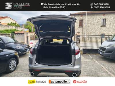 Alfa Romeo Stelvio Stelvio 2.2 T.diesel 180 CV AT8 Q4 Exec. Argento usata Sala Consilina