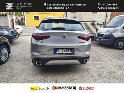 Alfa Romeo Stelvio Stelvio 2.2 T.diesel 180 CV AT8 Q4 Exec. Argento usata Sala Consilina
