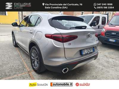 Alfa Romeo Stelvio Stelvio 2.2 T.diesel 180 CV AT8 Q4 Exec. Argento usata Sala Consilina