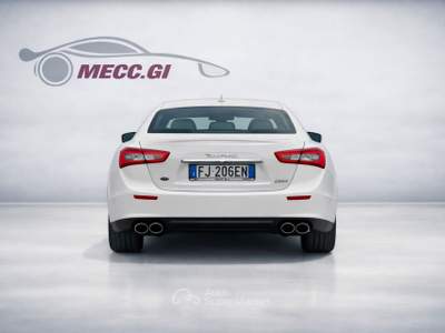 Maserati Ghibli Prestazioni, comfort, stile ed eleganza senza tempo Bianco usata Palomonte