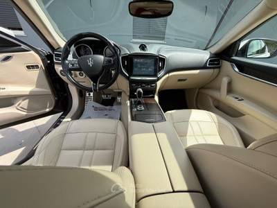 Maserati Ghibli Prestazioni, comfort, stile ed eleganza senza tempo Bianco usata Palomonte