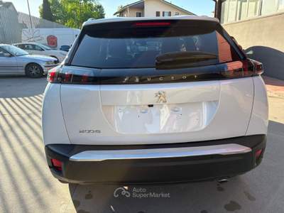 Peugeot 2008 2008 1.5 bluehdi Allure s&amp;s 130cv eat8 Bianco usata Cento