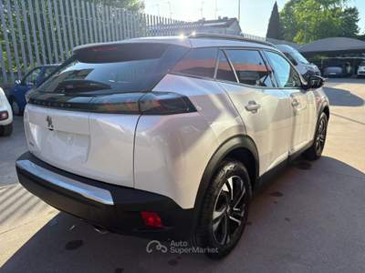 Peugeot 2008 2008 1.5 bluehdi Allure s&amp;s 130cv eat8 Bianco usata Cento