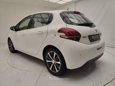 Peugeot 208 I 2015 1.2 puretech Allure 82cv 5p Bianco usata Erba