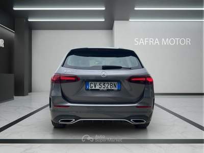 Mercedes-Benz Classe B B 180 d AMG Line Adv Plus Grigio usata Rende