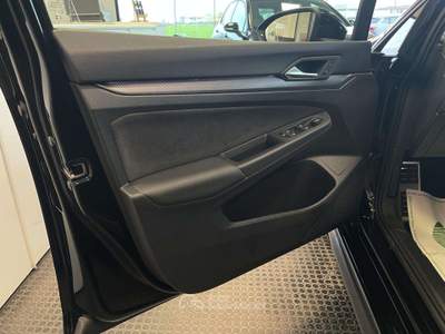 Volkswagen Golf 8.5 265CV DSG DCC Tetto 19 Matrix H.K. Tel. Fendi Nero usata Leno