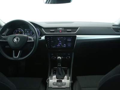 Skoda Superb 2.0 TDI 190 CV SCR DSG 4x4 Wagon Executive Argento usata Feltre