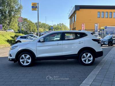 Nissan Qashqai 1.3 DIG-T 140 Business Bianco usata Pavia