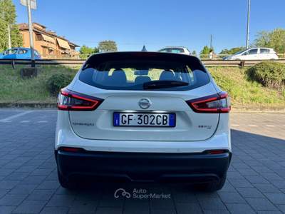 Nissan Qashqai 1.3 DIG-T 140 Business Bianco usata Pavia