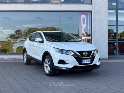 Nissan Qashqai 1.3 DIG-T 140 Business Bianco usata Pavia