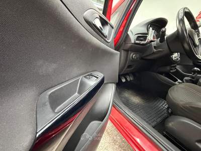 Opel Corsa 5 porte Black Edition Rosso usata Andria