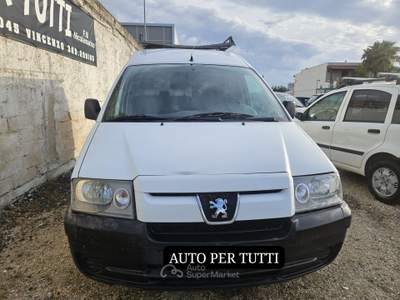 Peugeot Expert 220ST 2.0 HDi/94 cat PC Furgone Bianco usata Andria