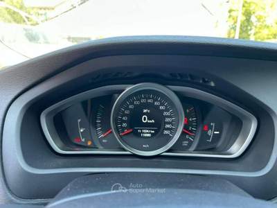 Volvo V40 D2 Momentum Rosso usata Rivignano Teor