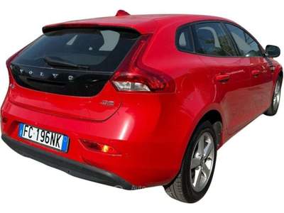 Volvo V40 D2 Momentum Rosso usata Rivignano Teor