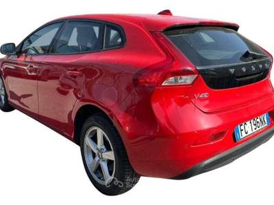 Volvo V40 D2 Momentum Rosso usata Rivignano Teor