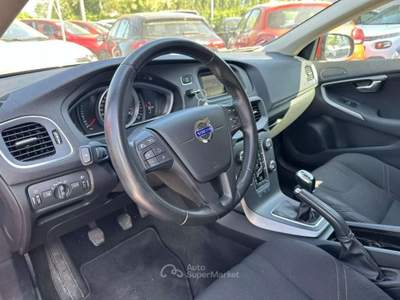 Volvo V40 D2 Momentum Rosso usata Rivignano Teor
