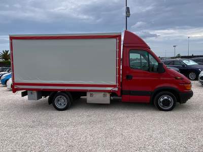 Iveco Daily 35C11 2.8 TDI CENTINATO CABINATO PATENTE B GEMELLATO IVA Rosso usata Corato