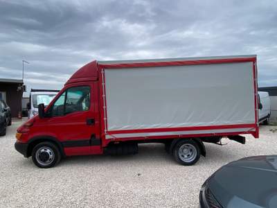 Iveco Daily 35C11 2.8 TDI CENTINATO CABINATO PATENTE B GEMELLATO IVA Rosso usata Corato