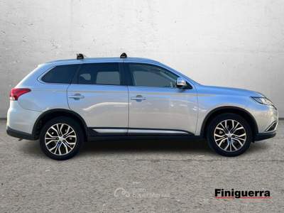 Mitsubishi Outlander Outlander 2.2 DI-D 4WD Instyle 7p. usata Civate