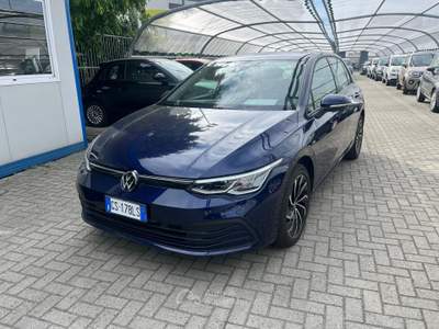 Volkswagen Golf 1.0 eTSI 81kW EVO Life DSG Blu/Azzurro usata Milano