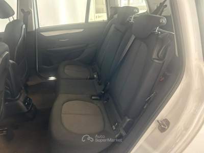 BMW Serie 2 Active Tourer 220d d Grantour 7/P Active Business aut. Bianco usata San Cesareo