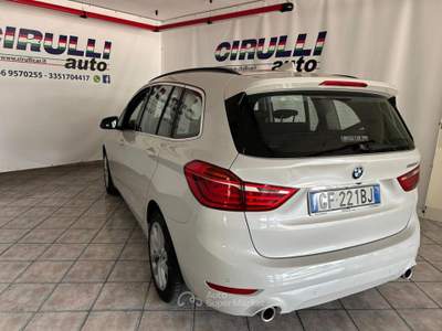 BMW Serie 2 Active Tourer 220d d Grantour 7/P Active Business aut. Bianco usata San Cesareo