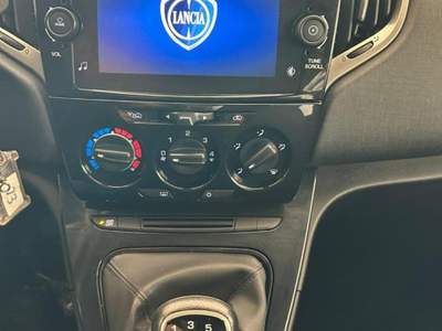 Lancia Ypsilon 1.0 FireFly 5 porte S&S Hybrid GOLD Blu/Azzurro usata San Cesareo