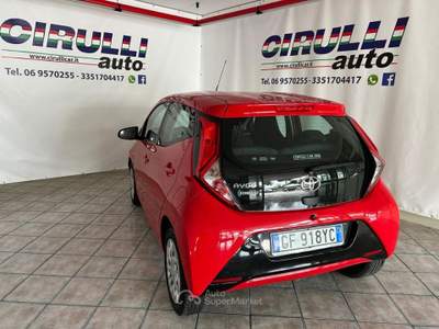 Toyota Aygo Connect 1.0 VVT-i 72CV 5 porte x-business Rosso usata San Cesareo