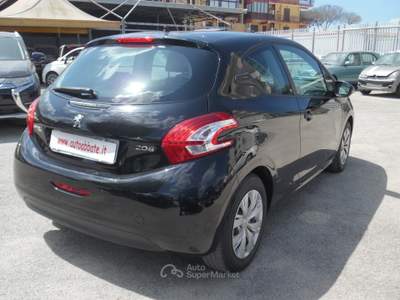 Peugeot 208 3 porte Allure Nero usata Qualiano